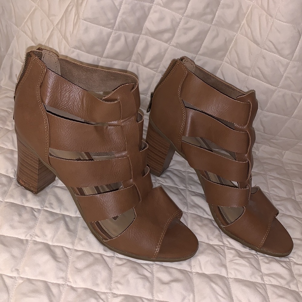 New Direction heels - Picture 2 of 4